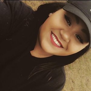 Meet your Posher, Candice